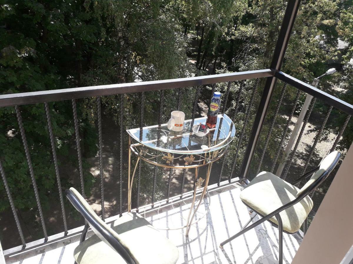 Apartment 30 M2 On Sergei Esenin 11 Κχαρκίβ Εξωτερικό φωτογραφία
